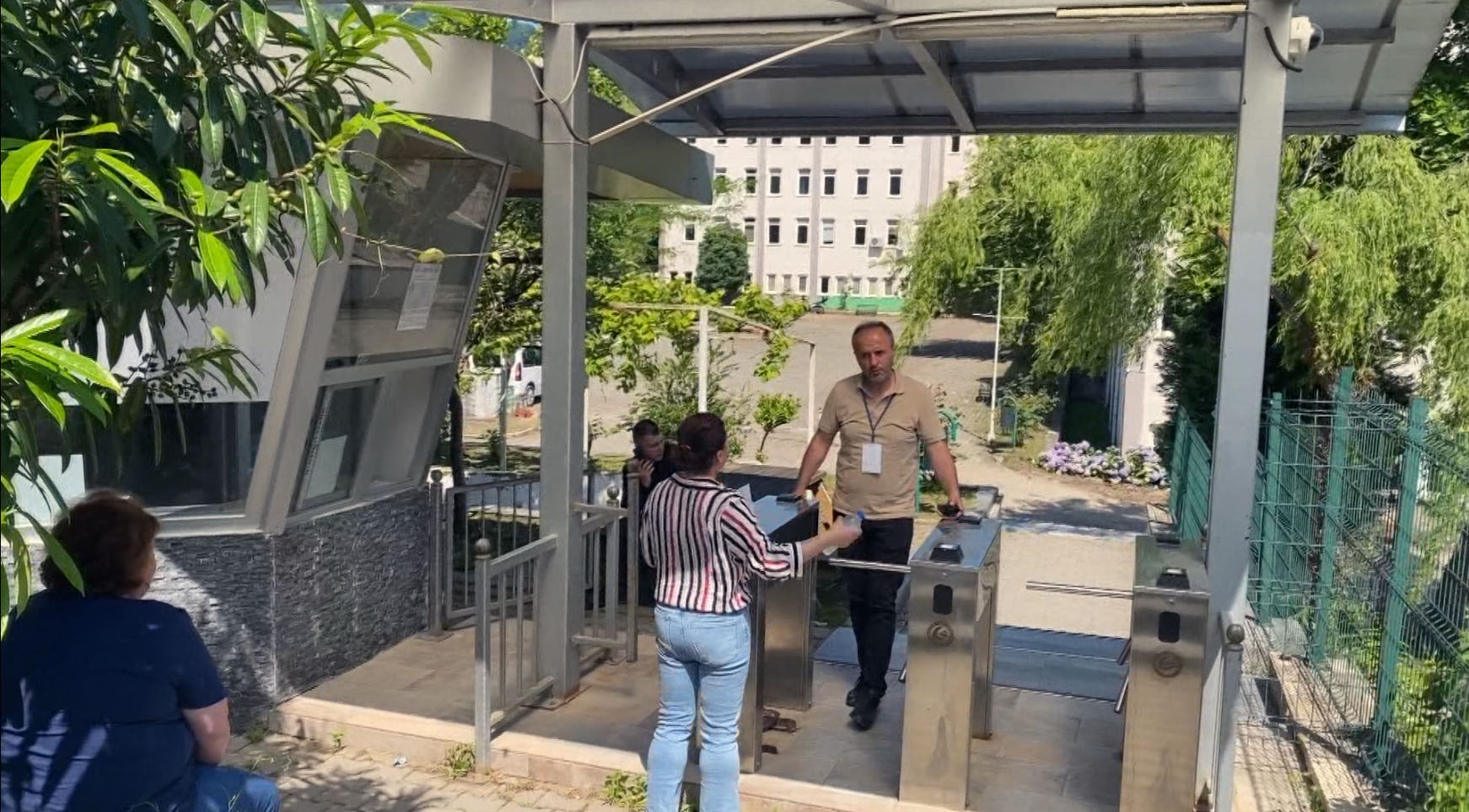 YKS'ye geç kalanlar kapıdan döndü