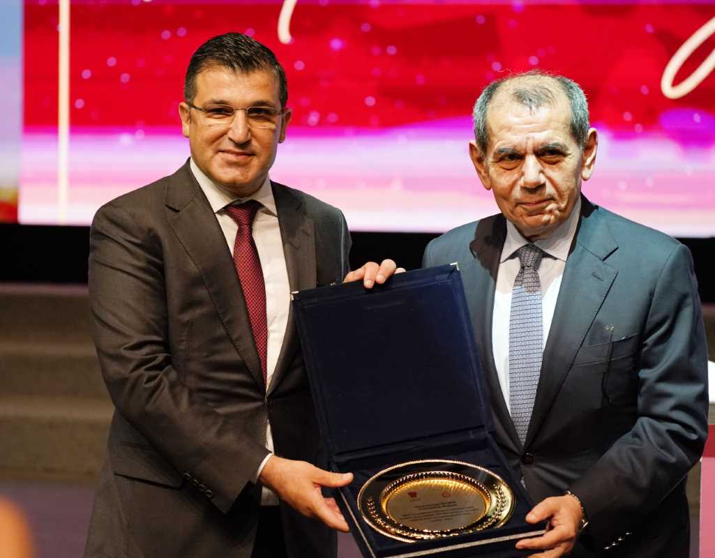 Cumhuriyetin yüzüncü yılında binlerce öğrenci diplomasına kavuştu