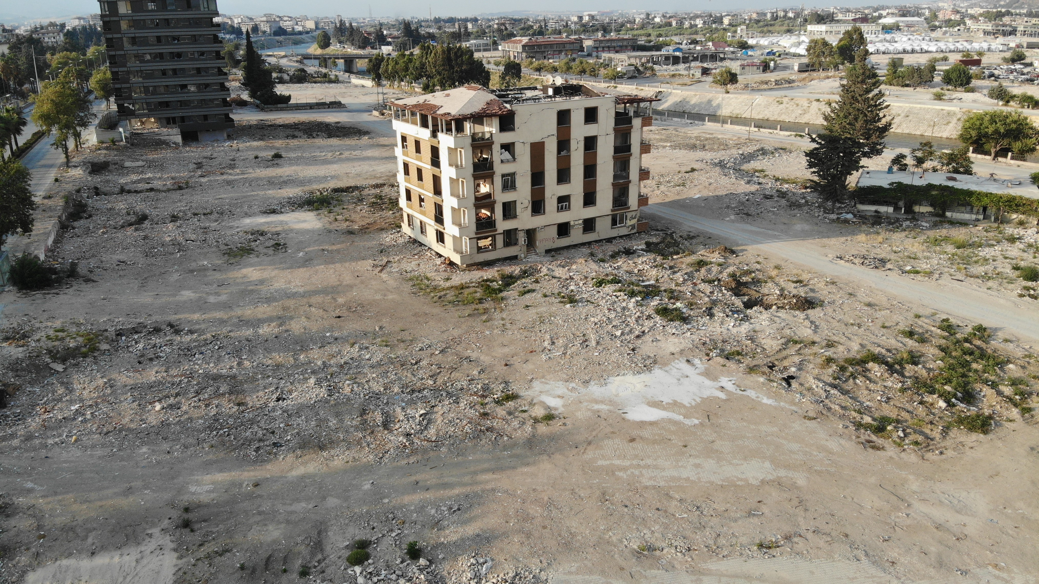 Enkaz kent Hatay’da yıkımın boyutunu uydu görüntüleri gözler önüne serdi