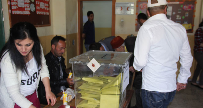 10 adet mühürlü zarfla yakalandı&nbsp;Erzurum