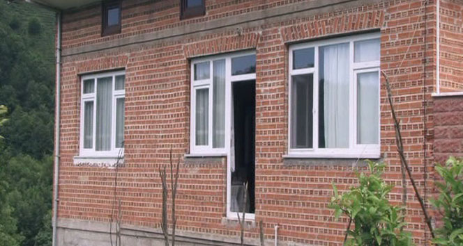 İkinci kattaki ev boşluğa açılıyor rize,yıldız can bal