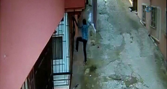 Bu kadarına da pes! Balkondaki montu çaldı! ankara,balkon hırsızlığı,mont çalan hırsız