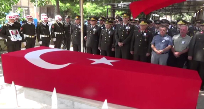 Adile Naşit’in eşi Cemal İnce askeri törenle toprağa verildi adile naşit,cemal ince