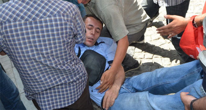 DİSK eyleminde şişe atıp işçiyi bayılttılar 