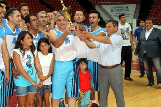Bykehir Belediyesi irketler Basketbol Ligi ampiyonu Hrriyet Endstri Meslek Lisesi Oldu