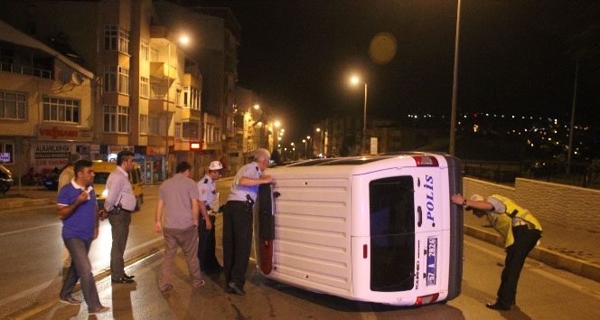 Polis otosu devrildi: 1 polis yaral polis otosu,Sinop