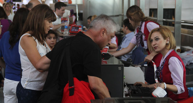 Havalimanında bayram yoğunluğu&nbsp;bayram yoğunluğu,havalimanı