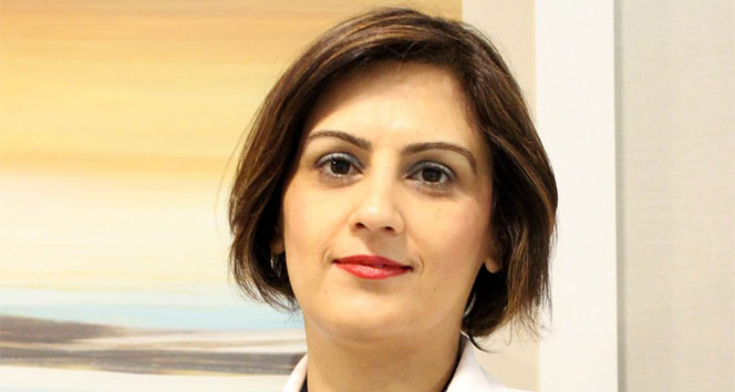 Altın iğne cildi gençleştiriyor altın iğne,cilt gençleştirme,Uzm. Dr. Özgür Yağdıran Düzgün