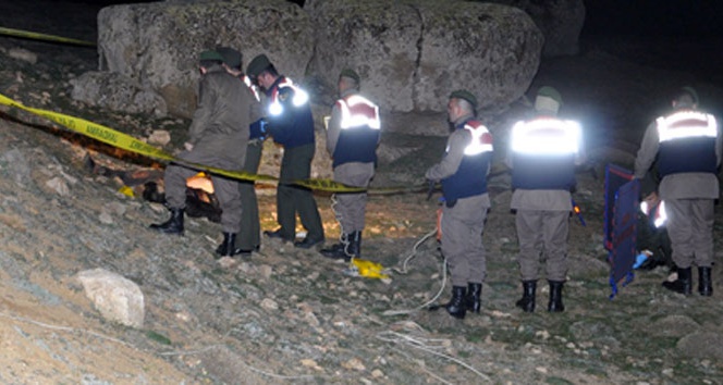 Yol kenarında pompalı tüfekle öldürülmüş 2 erkek cesedi bulundu&nbsp;aksaray,cinayet