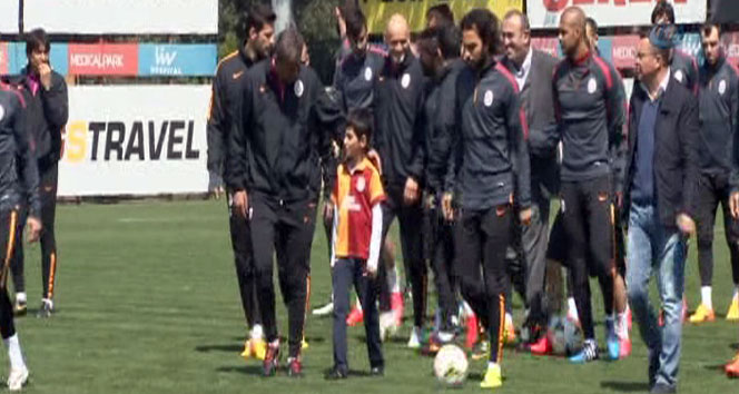 Şehit savcı Kiraz'ın oğlu Galatasaray antrenmanında&nbsp;