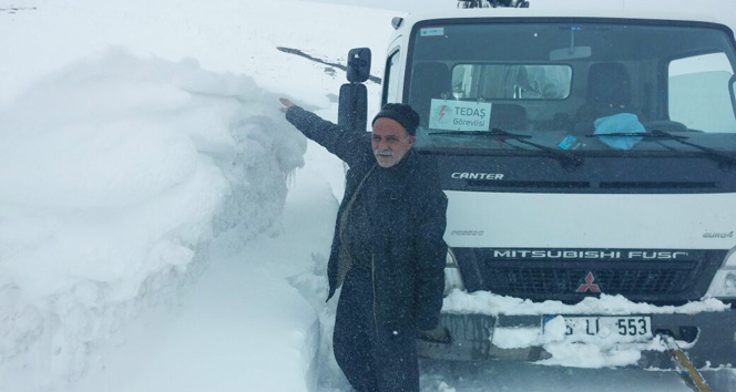 Erzurum’da kar insan boyunu geçti Erzurum,kar