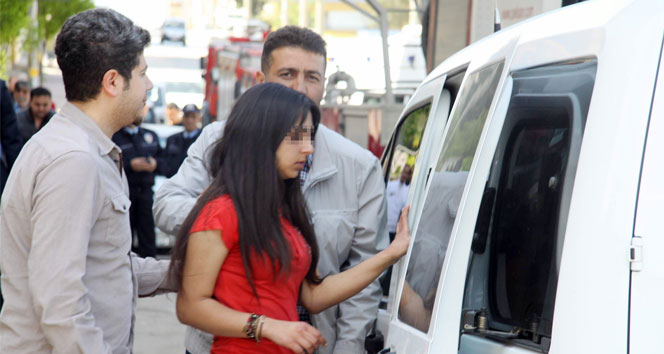 Sevgilisi terk edince Suriyeli kız çatıya çıktı&nbsp;intihar girişimi,suriyeli kız