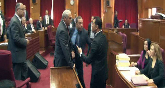 KKTC Meclisi'nde gergin anlar&nbsp;hüseyin özgürgün,kktc meclisi