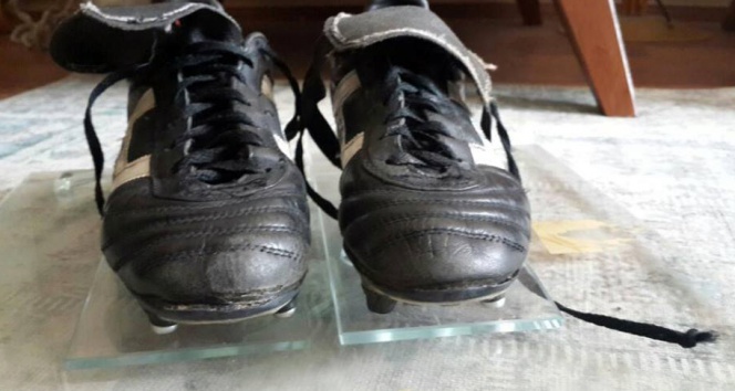 Hagi'nin UEFA Kupası'nı getiren kramponları satılıyor&nbsp;galatasaray,Gheorghe Hagi,hagi,UEFA Kupası