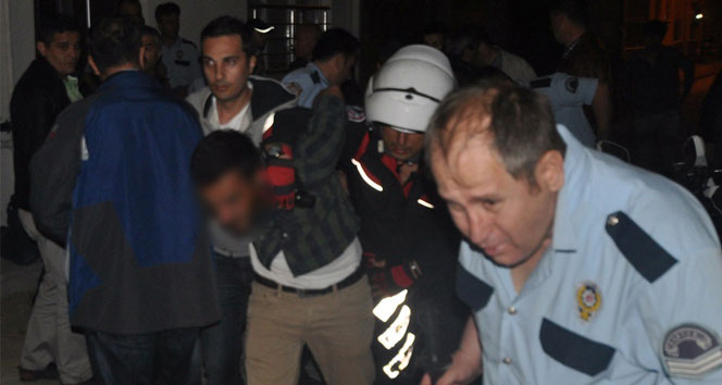 Çanakkale ve Denizli'de gerginlik! Yaralılar var...&nbsp;çanakkale,Denizli,karşıt görüşlü öğrenciler