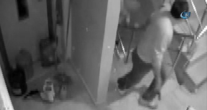 Aracına tekme atan genci öldürdü&nbsp;