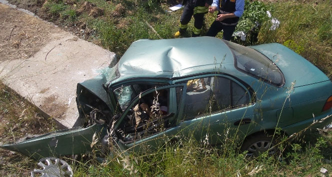 Otomobil menfeze uçtu: 3 ölü, 1 yaralı menfez,otomobil,trafik kazası