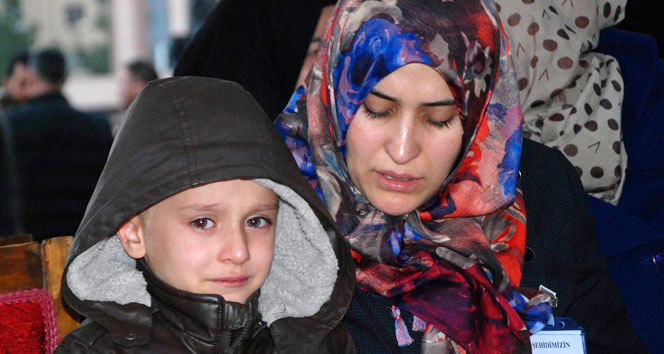 Şehit polisin oğlu yürekleri dağladı