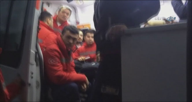 Ambulanstan hasta yerine 12 sağlık personeli çıktı