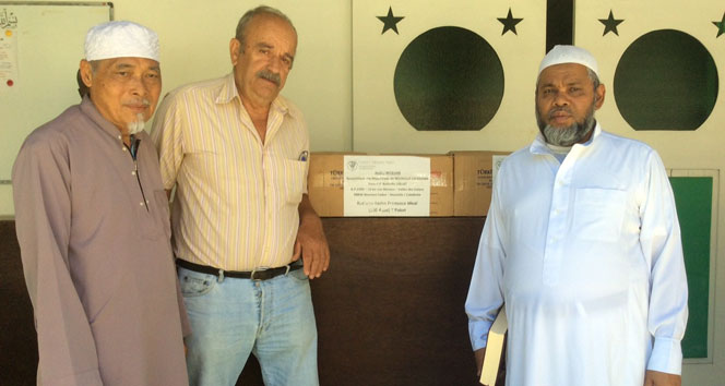 Hediye Kuran-ı Kerimler Yeni Kaledonyaya ulaştı