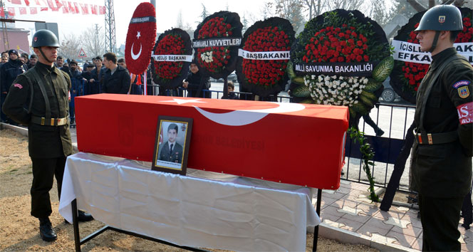 Sur şehidini on binler uğurladı