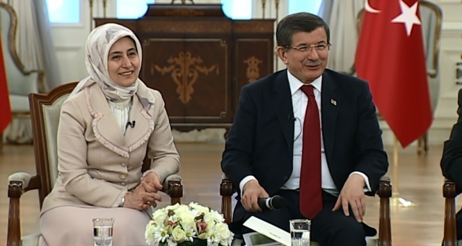 Davutoğlu çifti dünya çocuklarıyla buluştu