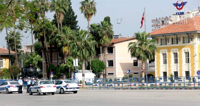 Canlı bomba istihbaratı Adanada 1 Mayıs kutlamalarını iptal ettirdi
