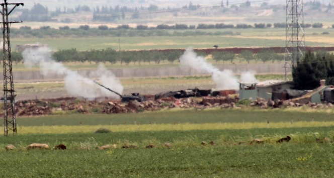 Fırtına obüs topları IŞİD mevzilerini vuruyor