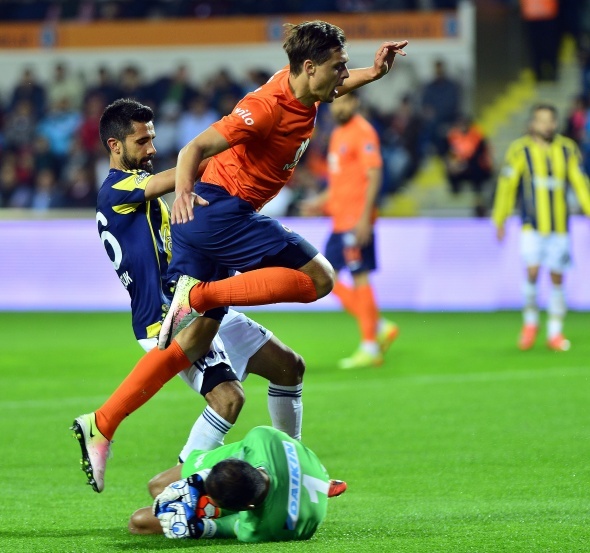 Medipol Başakşehir 2 Fenerbahçe 1 (Maç özeti)