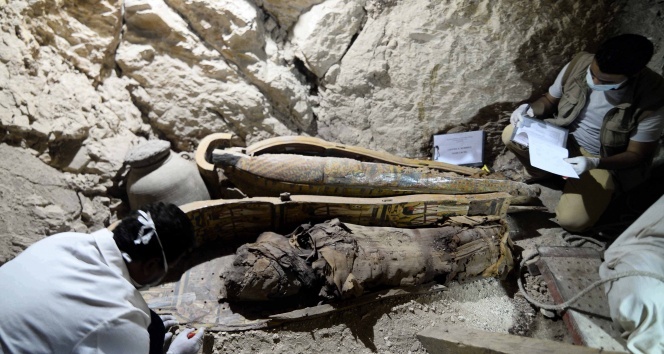 Mısırda bir mezarda Firavun dönemine ait altı mumya bulundu