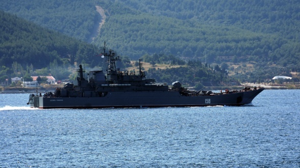 Çin ve Rusya savaş gemileri boğazdan geçti