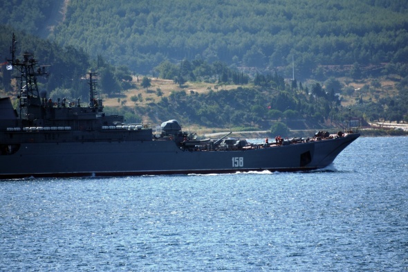 Çin ve Rusya savaş gemileri boğazdan geçti