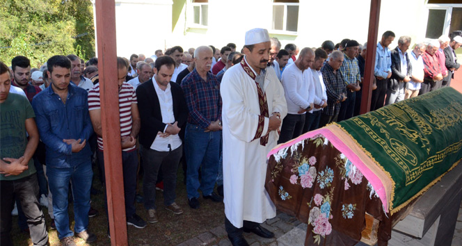 Gırtlak kanserinden ölen genç anneye hüzünlü veda
