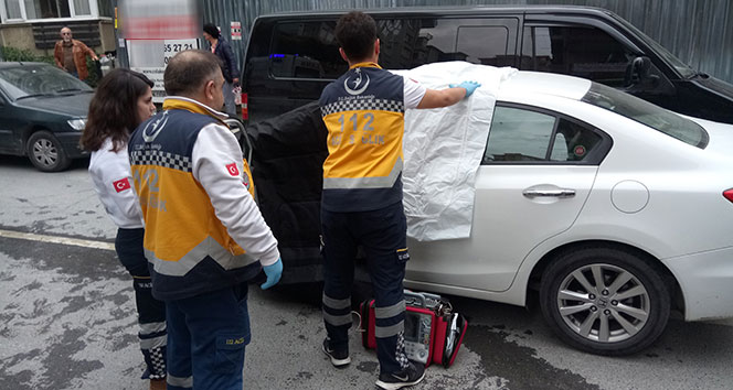 Kadıköyde kadın sürücü direksiyon başında öldürüldü