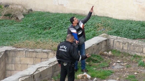 Tarihi kalede doğum günü selfiesi ölümle bitti