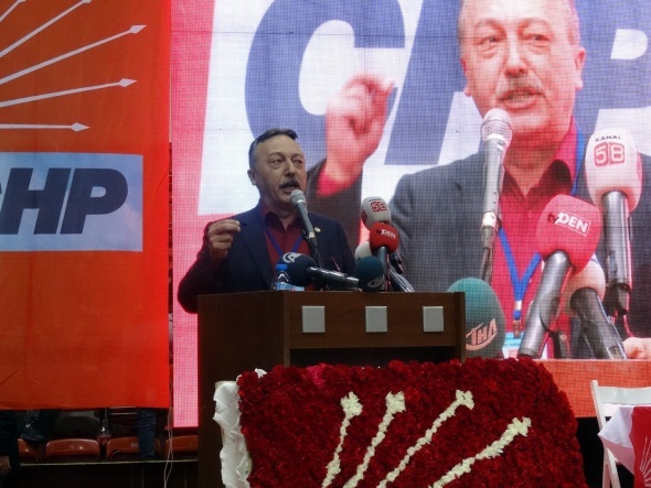 CHP İzmir İl Kongresi'nde kavga