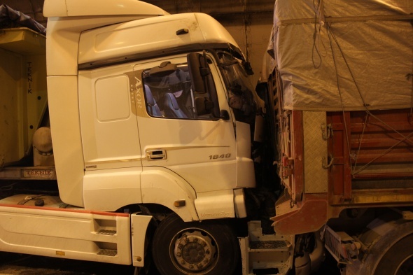 TEM’de 12 araç birbirine girdi, 10 kilometre kuyruk oluştu