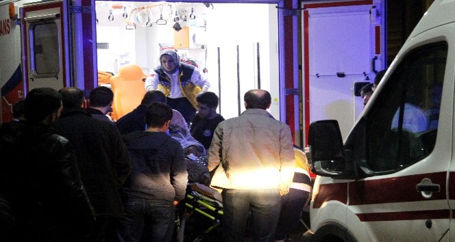 Afrin kırsalında çatışma: 10 asker yaralı ile ilgili görsel sonucu