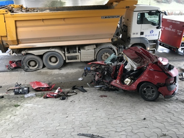 Genç kadın mühendis kaza kurbanı