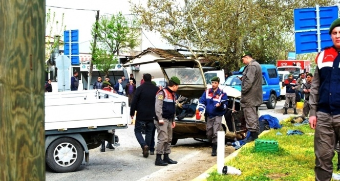 ÃdemiÅte feci kaza: 3 Ã¶lÃ¼, 1 aÄÄ±r yaralÄ±