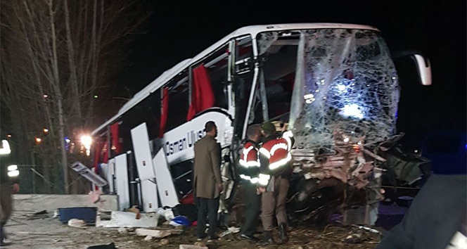 Çorumda yolcu otobüsü kazası: 2 ölü, çok sayıda yaralı