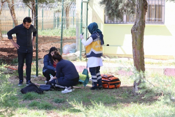 Okula silahla gelen Ã¶Ärenci dehÅet saÃ§tÄ±