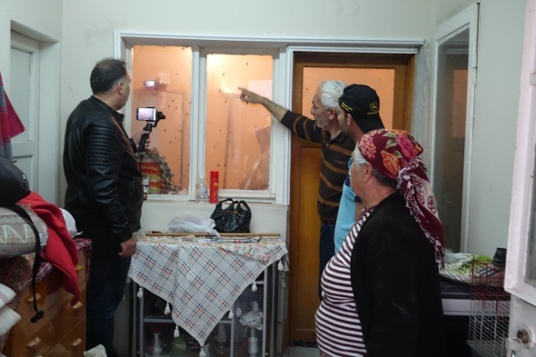 VatandaÅlar evlerine giremiyor... KuÅadasÄ±'nda istila!