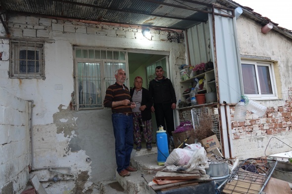 VatandaÅlar evlerine giremiyor... KuÅadasÄ±'nda istila!