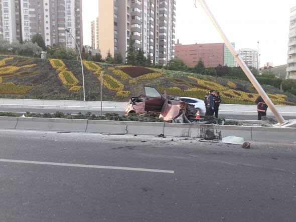 ÃlÃ¼mlÃ¼ kazaya karÄ±Åan aracÄ± Ã§ekiciyle kaÃ§Ä±rdÄ±lar!