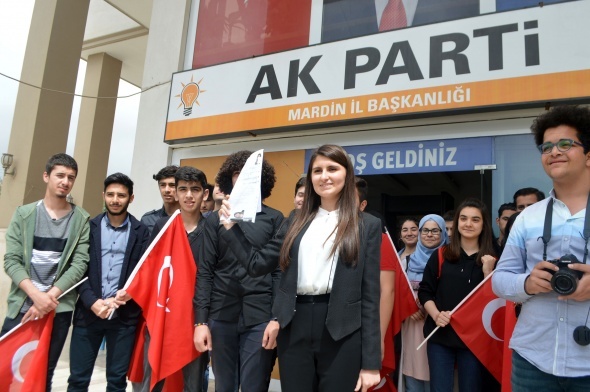 SeÃ§imde bir ilk! Resmen baÅvurdu