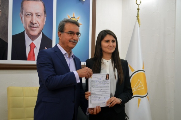SeÃ§imde bir ilk! Resmen baÅvurdu