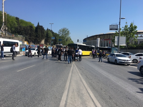 Derbi Ã¶ncesi olay! YaralÄ± var...