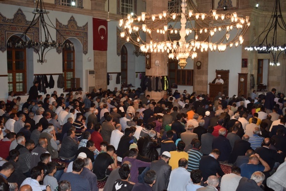 TÃ¼m yurtta Berat Kandili coÅkusu