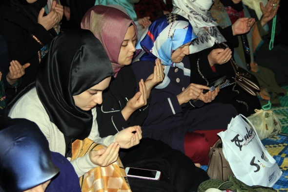 TÃ¼m yurtta Berat Kandili coÅkusu